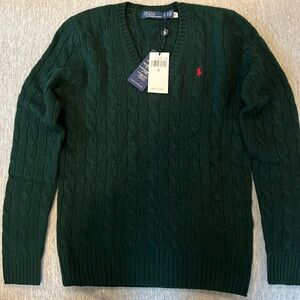 Polo by Ralph Lauren soft wool-and-cashmere-blend
Color-classic green
Size-small